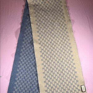 Gucci Blue and Beige Signature Scarf
